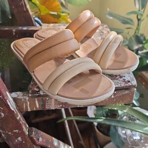 Sorel Tan and Cream Women's Sandals